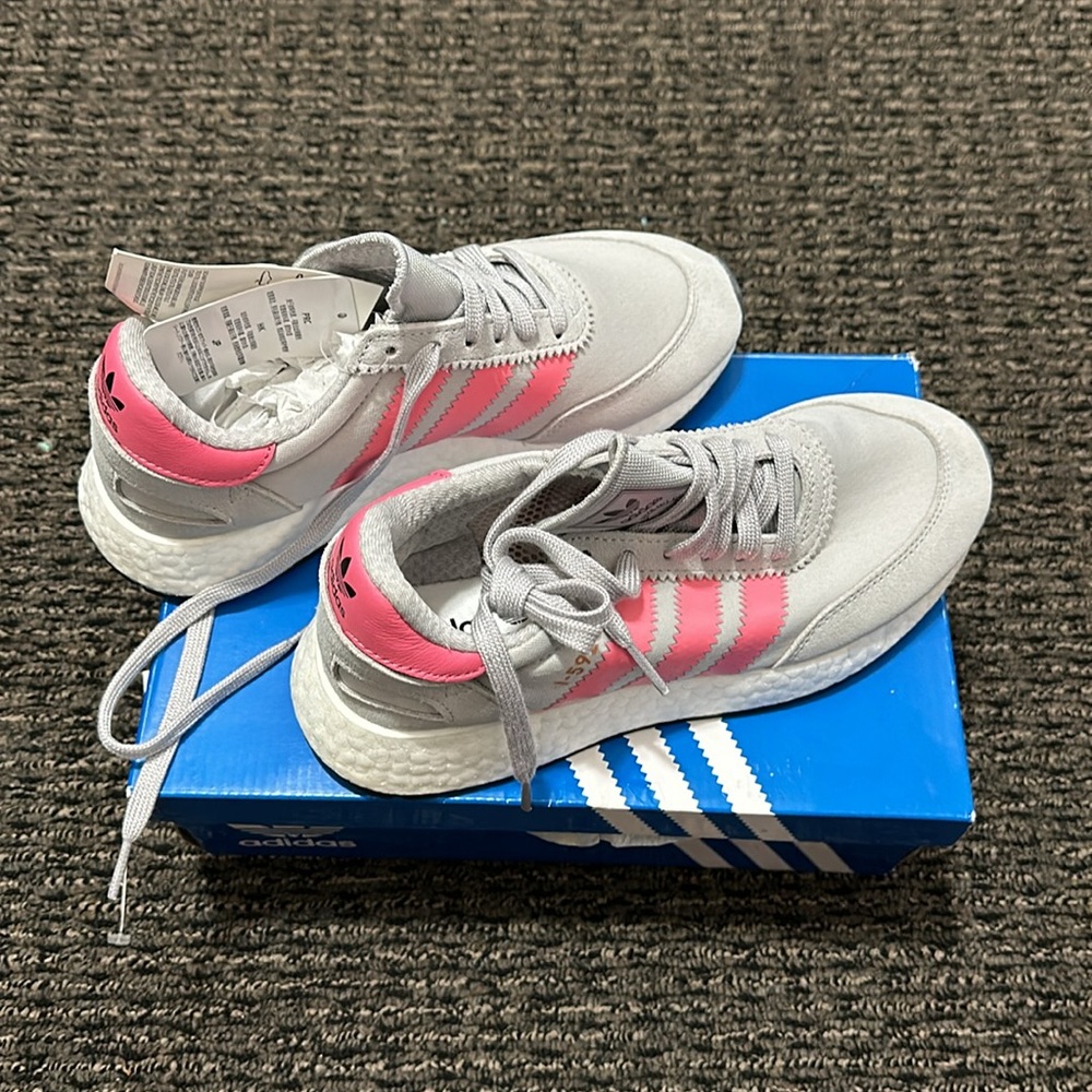 Adidas - Picture 4 of 5